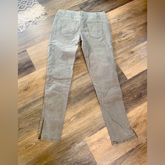 Khaki low rise pant - Picture 2 of 3